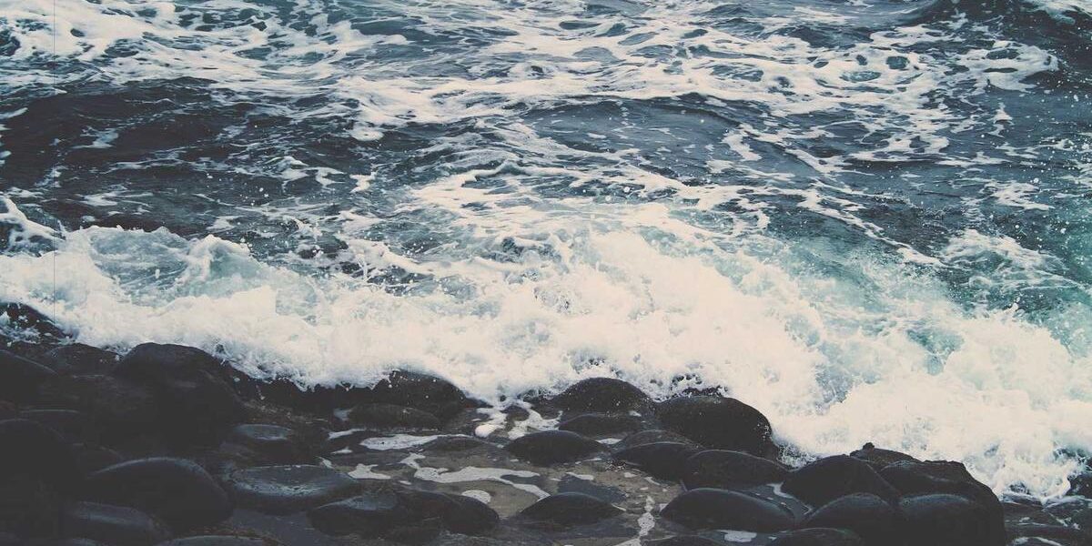 Tracking Dirt Events: A Positive Perspective