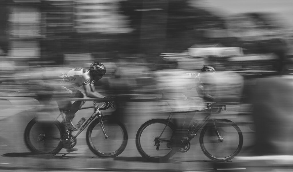 Best Corners and Viewing Spots: Spectator Guide for Cycling Events